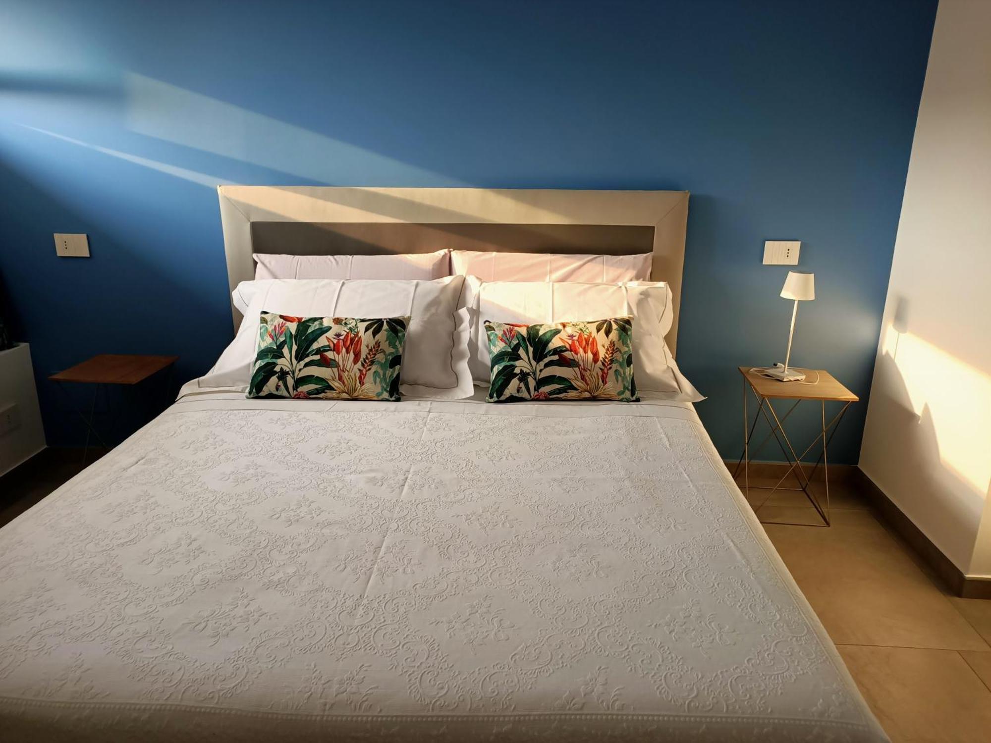 B&B Luci Di Stelle Салуцо Екстериор снимка